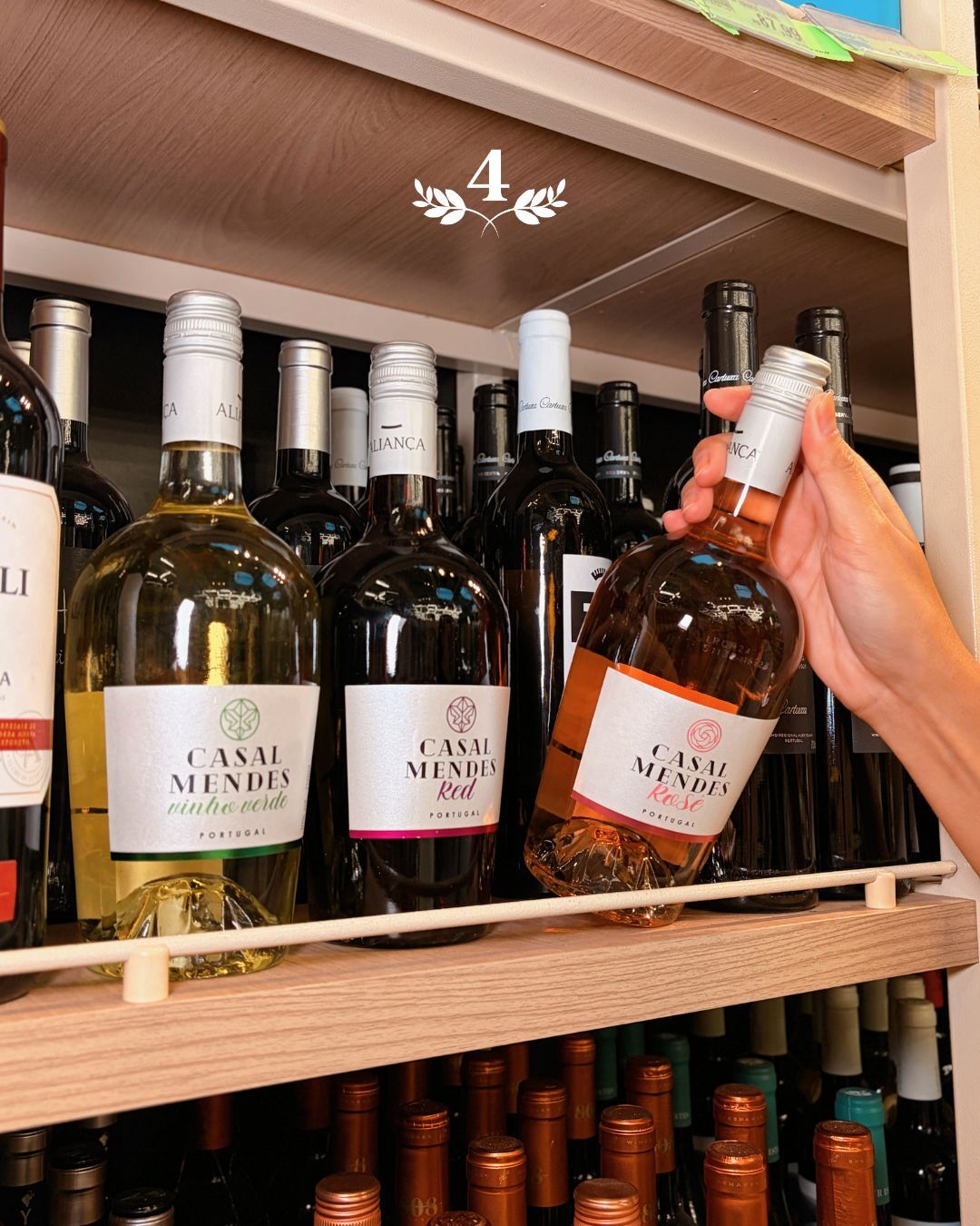Adega com vinhos portugueses